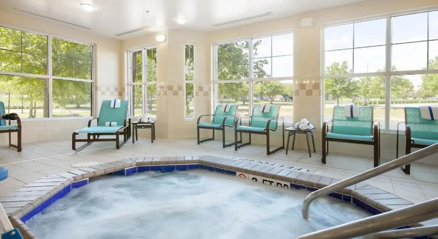 Residence Inn by Marriott Des Moines West at Jordan Creek Town Center Hallenbad