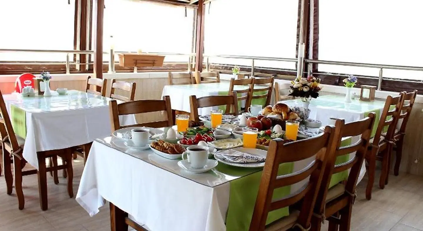 Selena Hotel Restaurant