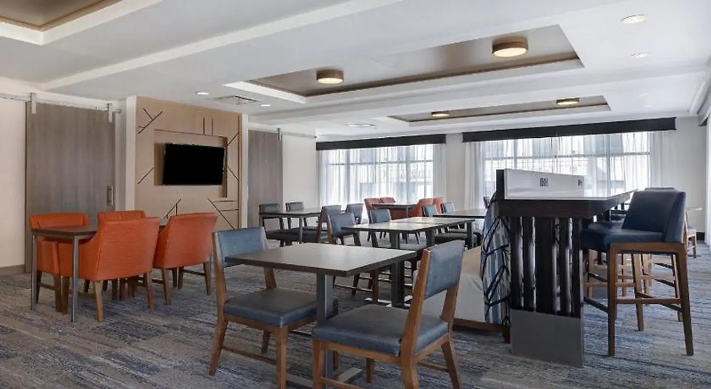 Holiday Inn Express & Suites Kansas City KU Medical Center by IHG Konferenz