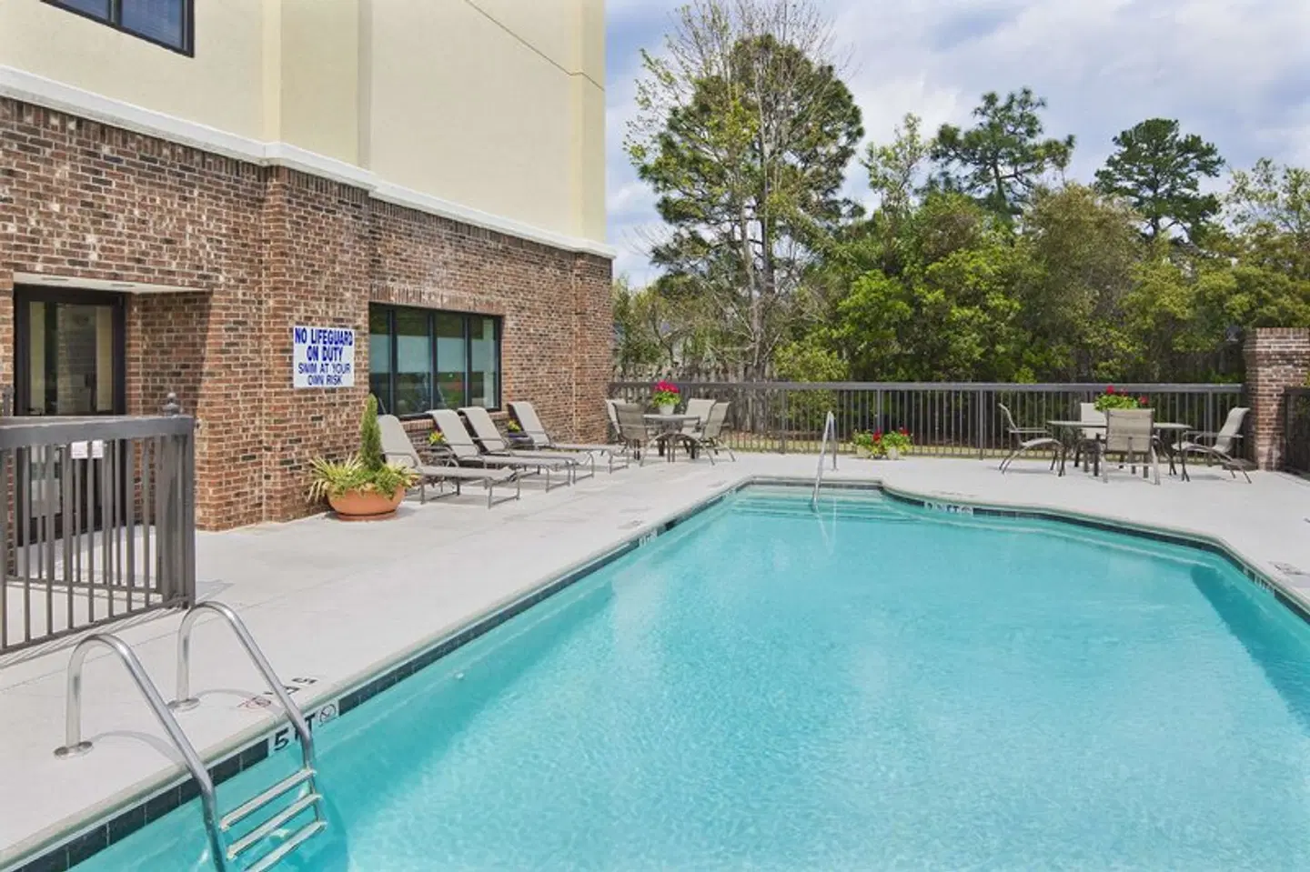 Hampton Inn Columbia I-20-Clemson Road OUTDOOR_POOL