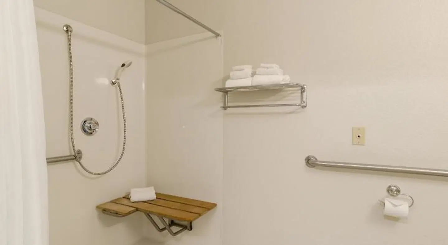 HomeTowne Studios Denver - Glendale/ Cherry Creek ROOM_EXAMPLE