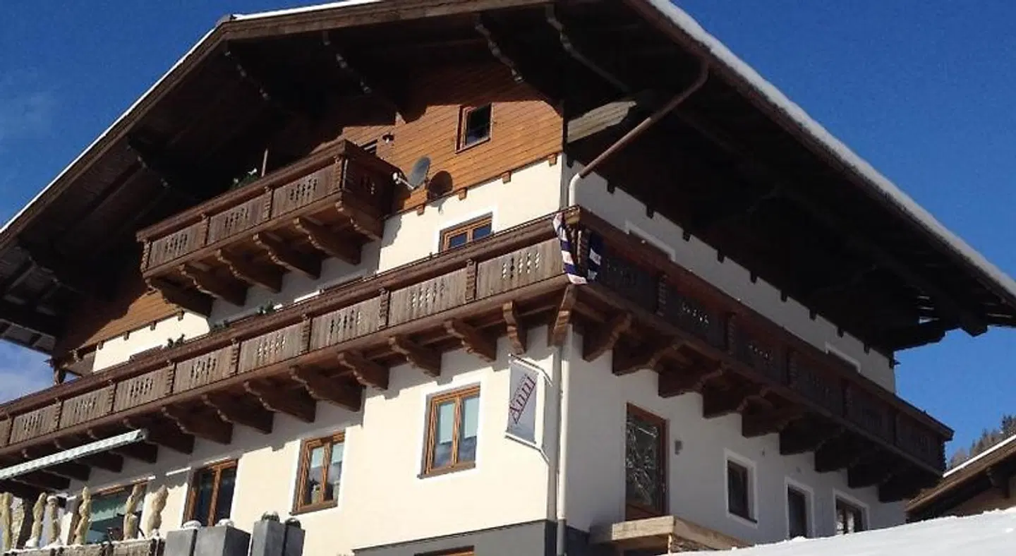 Anni EXTERIOR