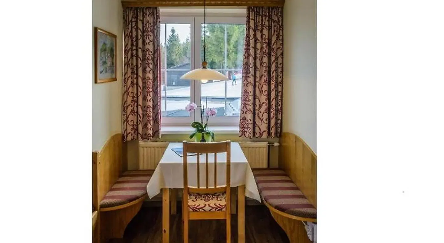 Enzian ROOM_EXAMPLE
