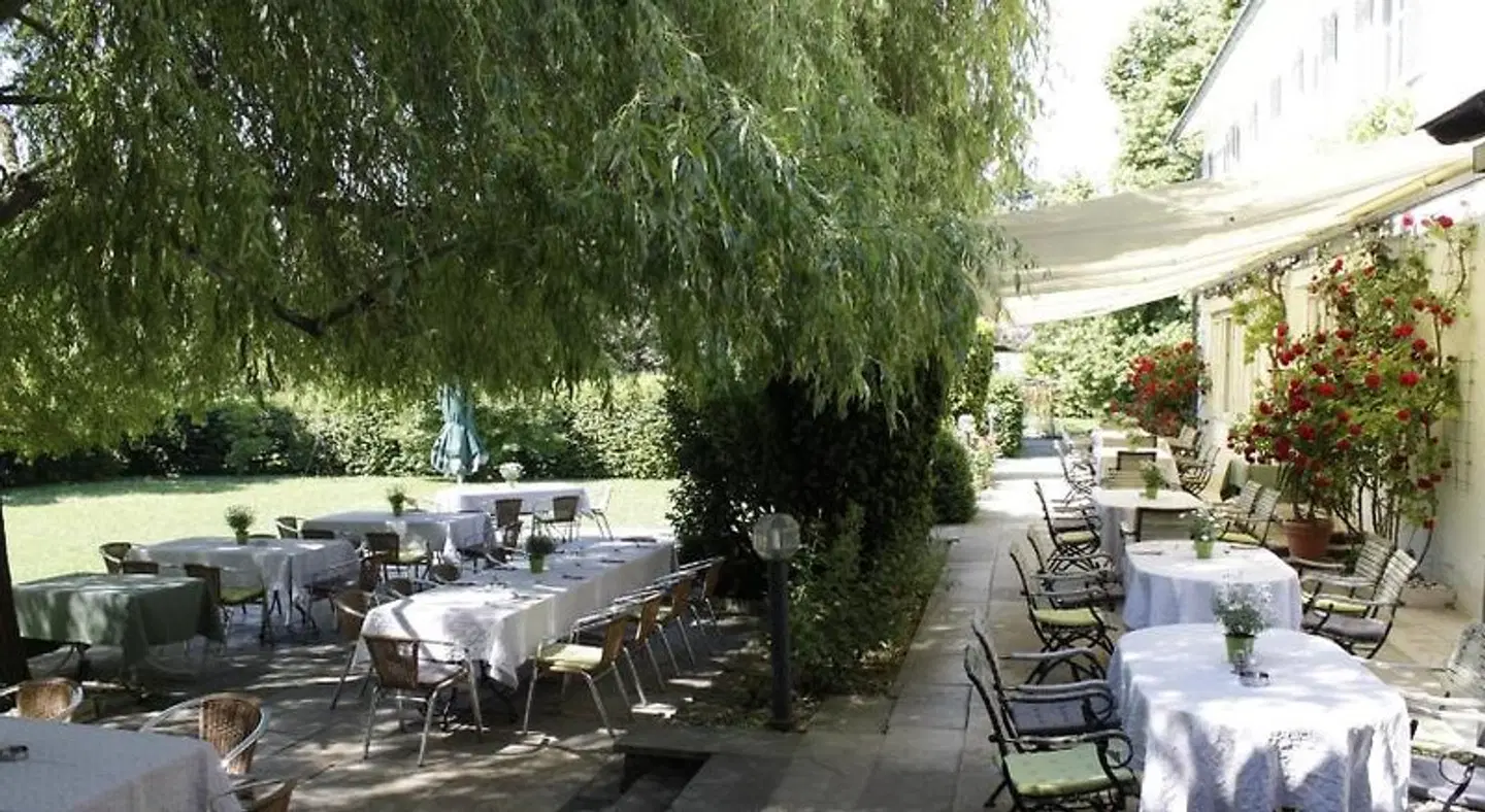 Landgut Burg Terrasse