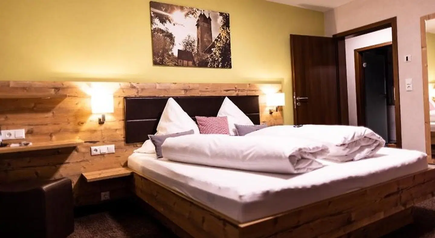 Engel ROOM_EXAMPLE