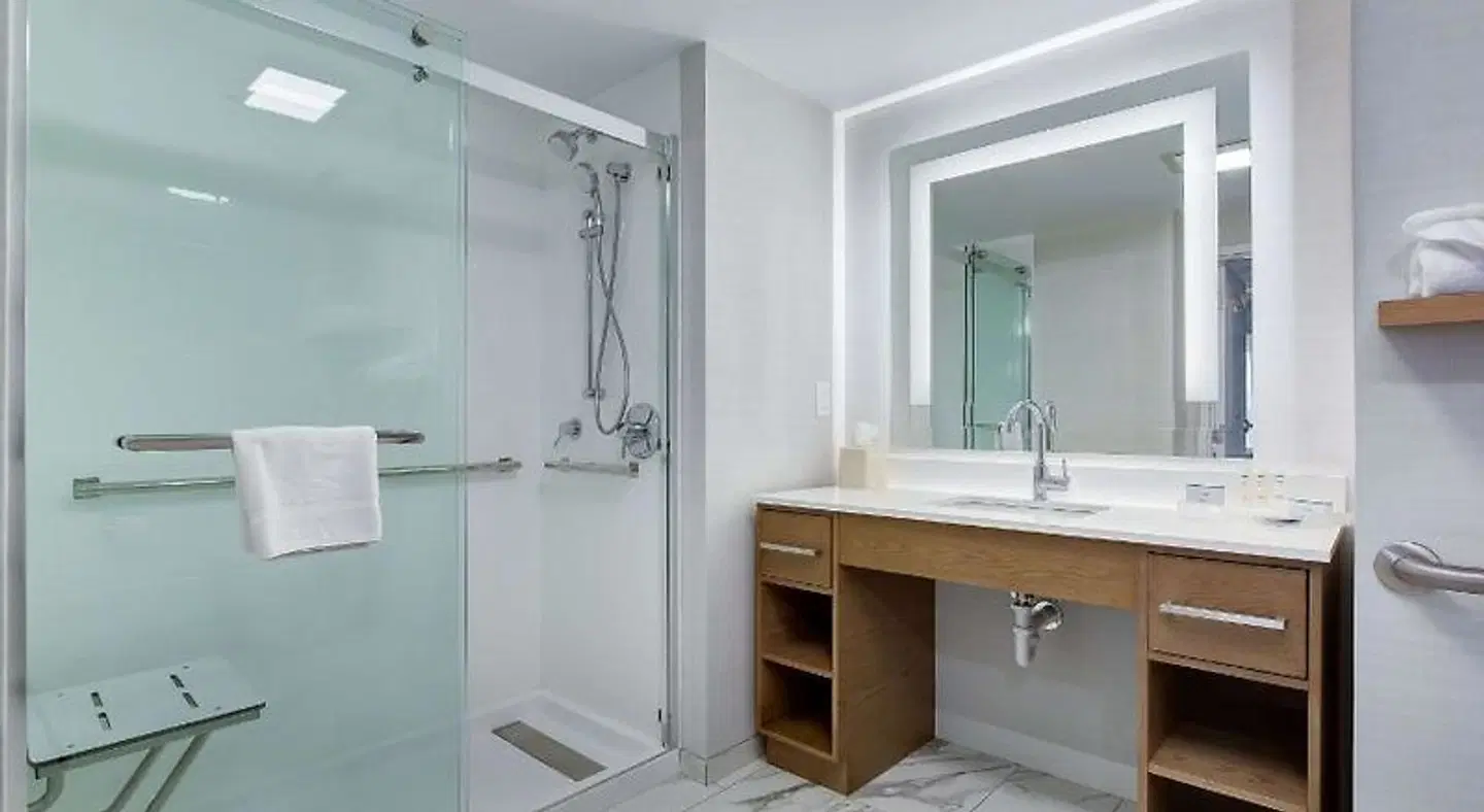 Homewood Suites by Hilton Louisville-East Badezimmer