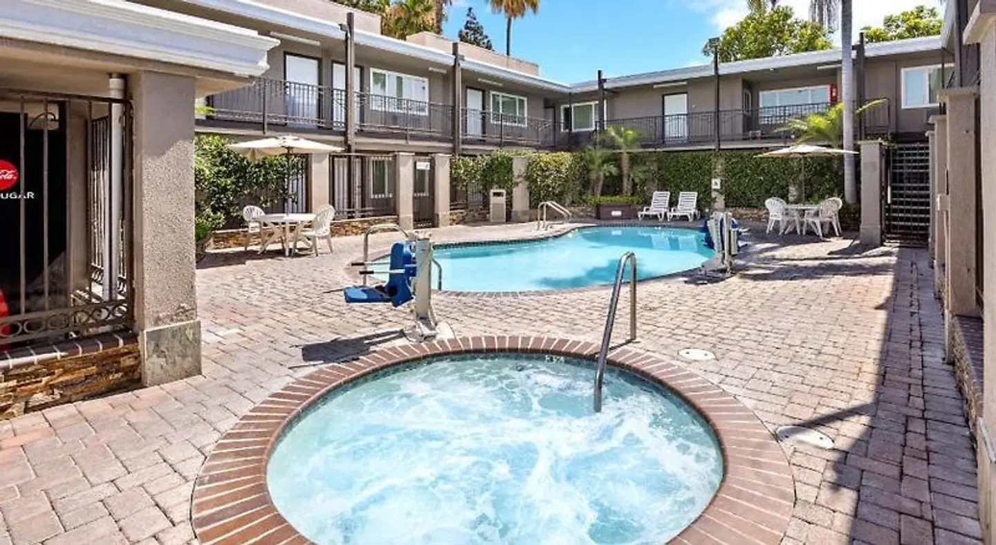 Del Sol Inn Anaheim OUTDOOR_POOL