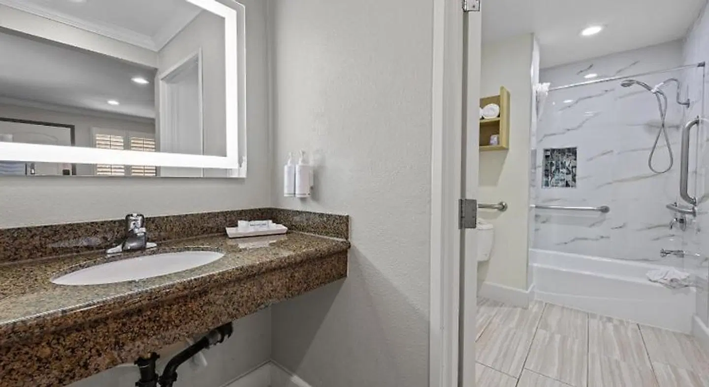 Del Sol Inn Anaheim Badezimmer