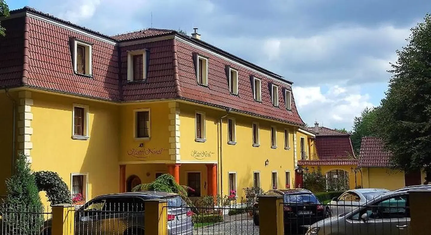 Nosal EXTERIOR
