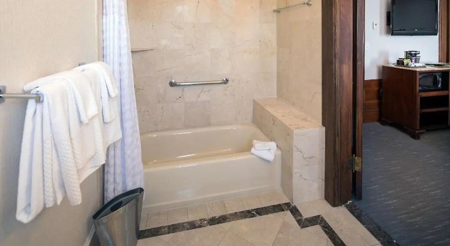 The Seelbach Hilton Louisville Badezimmer
