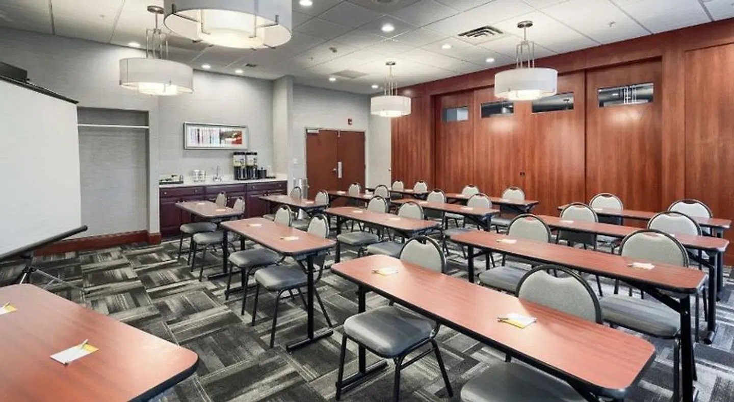 Hampton Inn Louisville-Northeast Konferenz