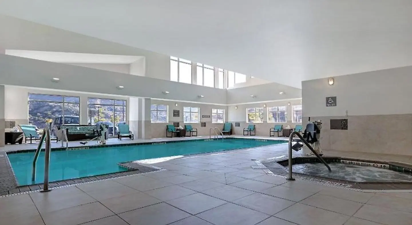 Residence Inn by Marriott Glenwood Springs Hallenbad