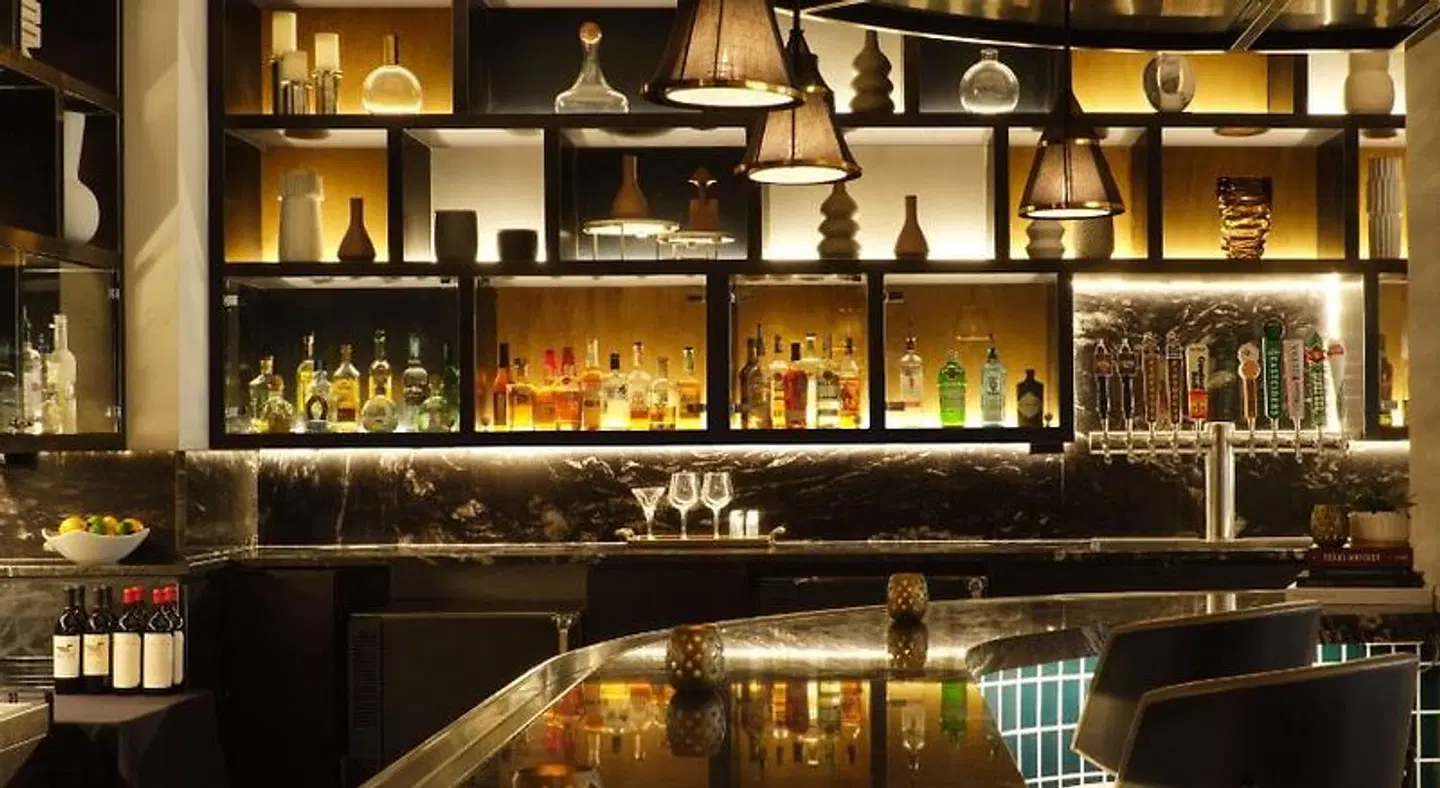 Austin Marriott South Bar