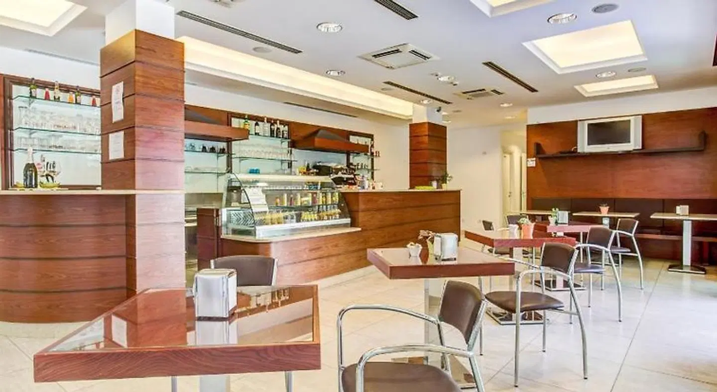 Wally Residence Restaurant