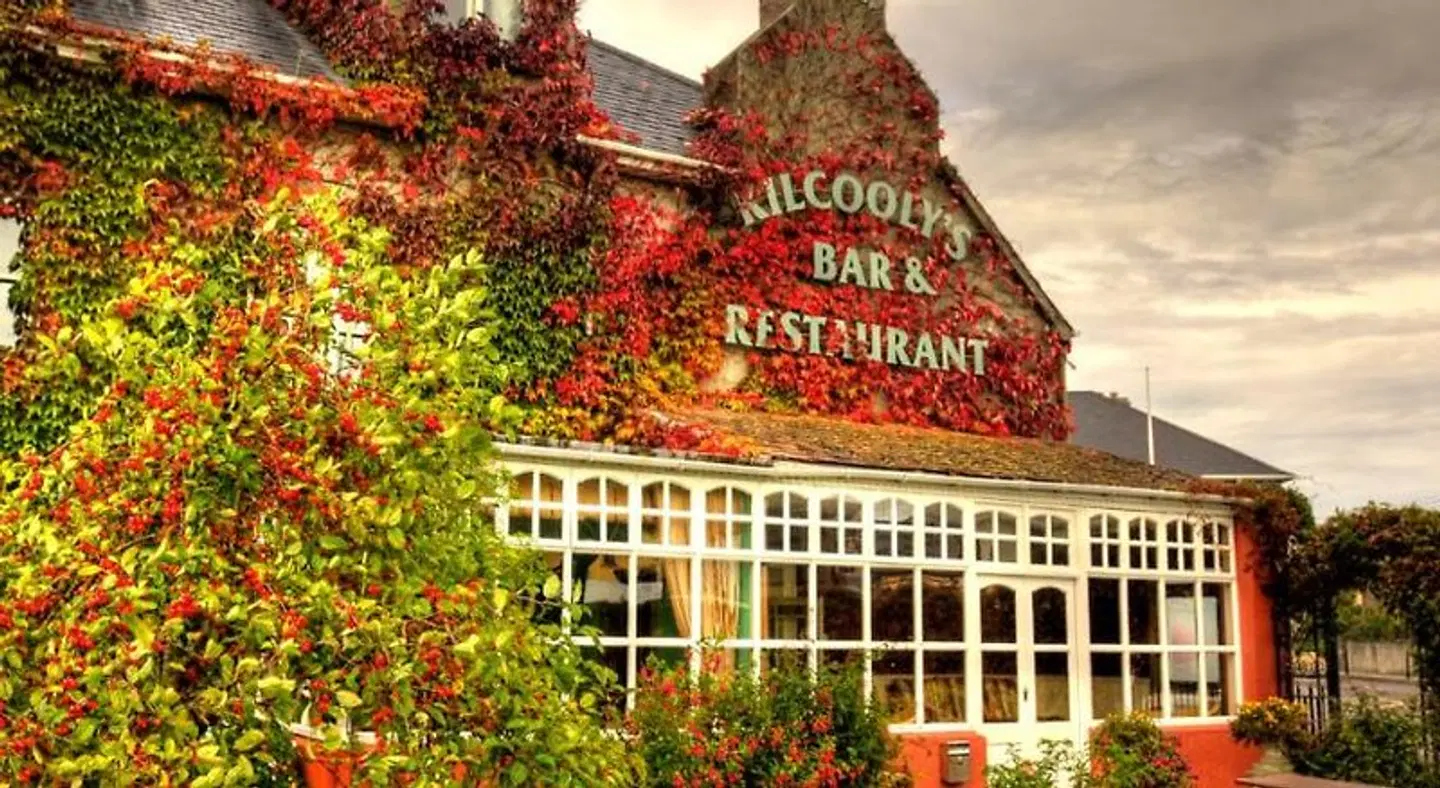 Kilcooly's Country House Hotel EXTERIOR