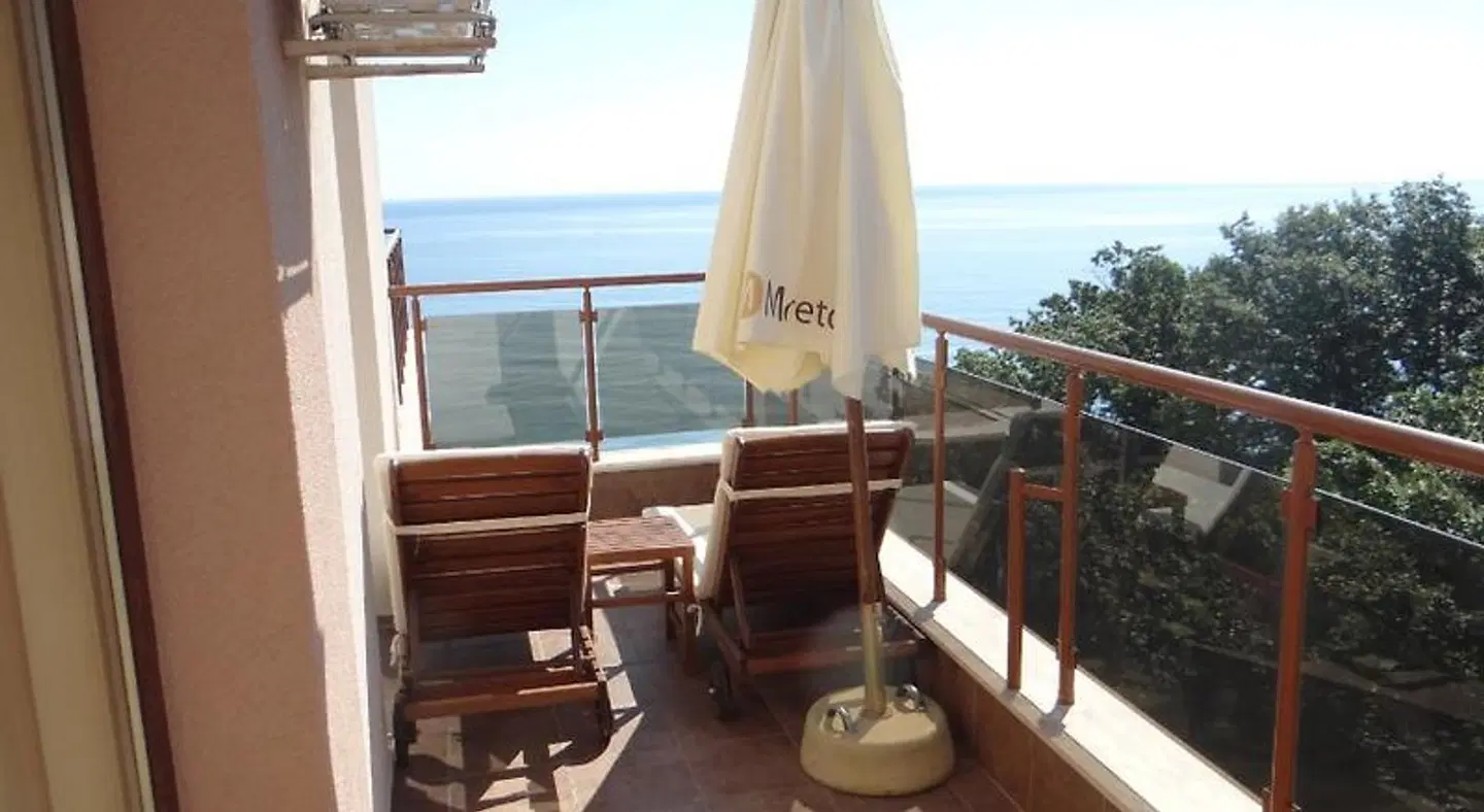 Moreto Seaside Aparthotel Terrasse