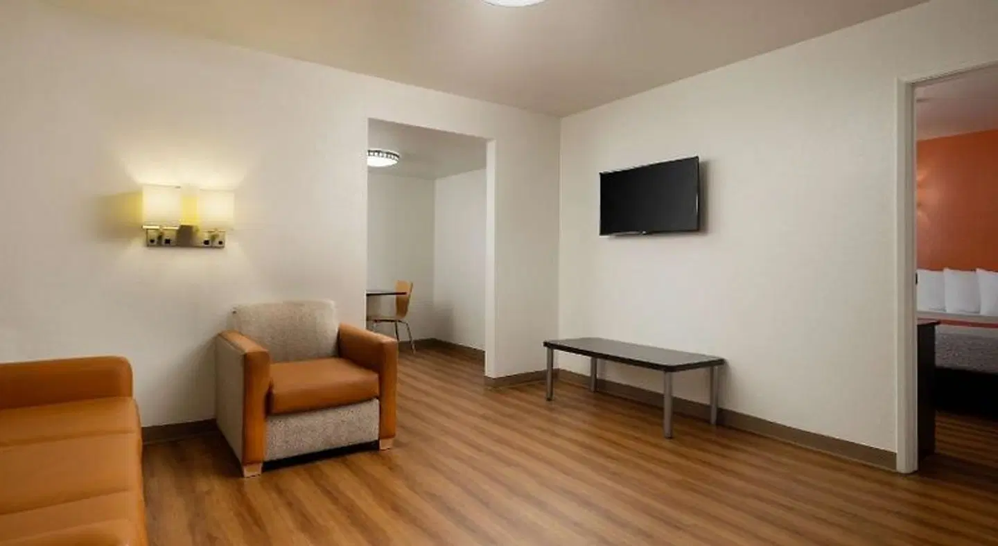 Motel 6 Pismo Beach, CA ROOM_EXAMPLE