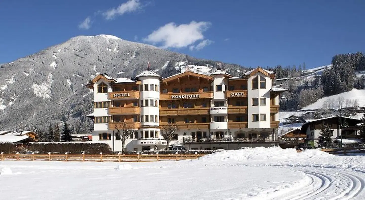 Hotel Riedl Café & Konditorei EXTERIOR