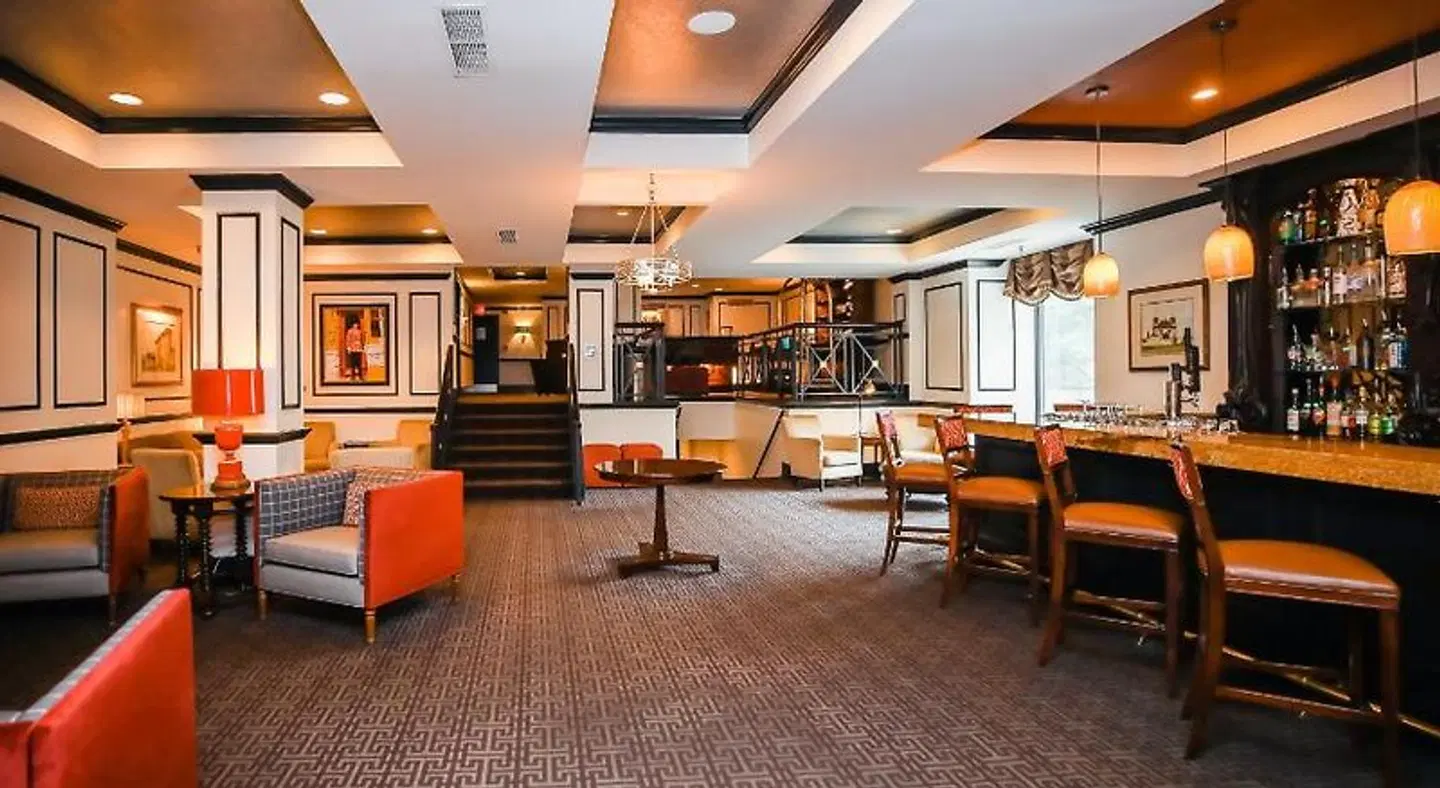 Dunhill Hotel Bar
