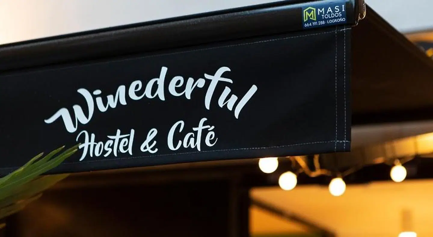 Winederful Hostel & Café EXTERIOR
