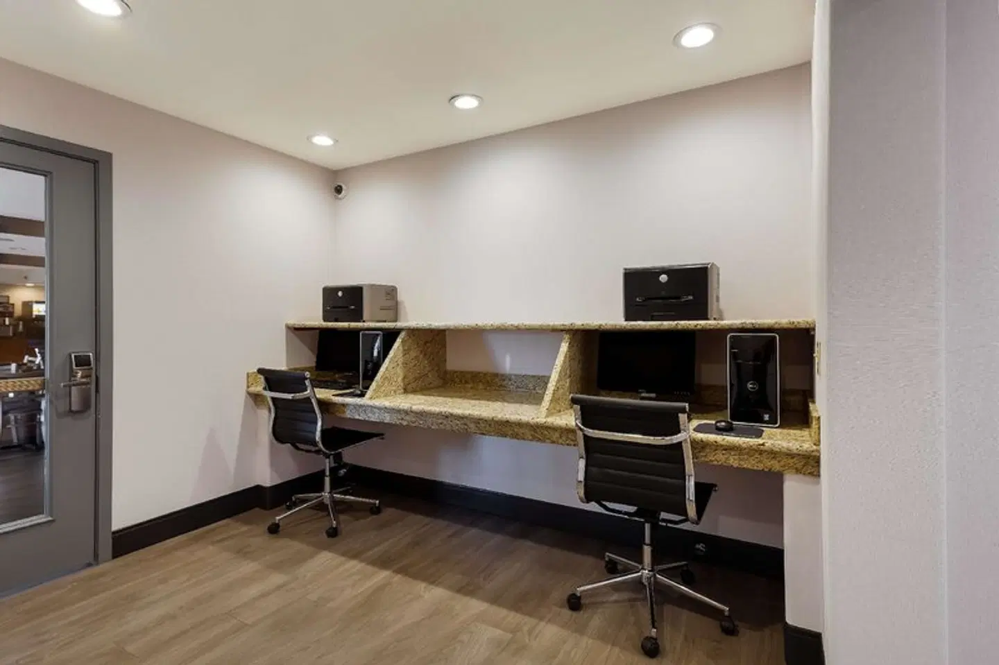 Best Western Inn & Suites Lemoore SPORTS_AND_LEISURE