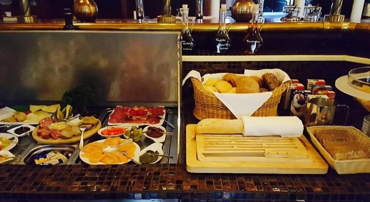 my CITY HOTEL Restaurant