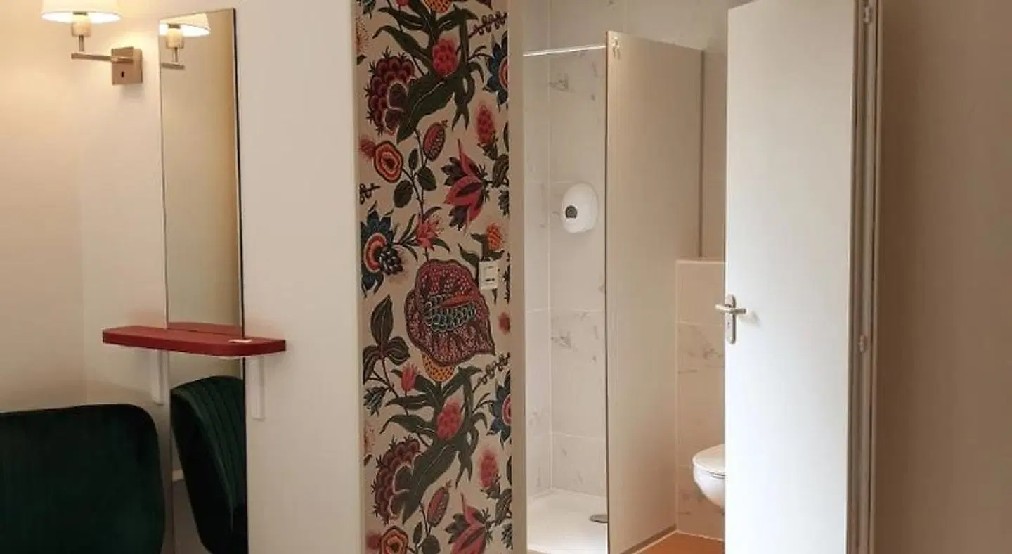 Hostellerie Bon Pasteur Badezimmer