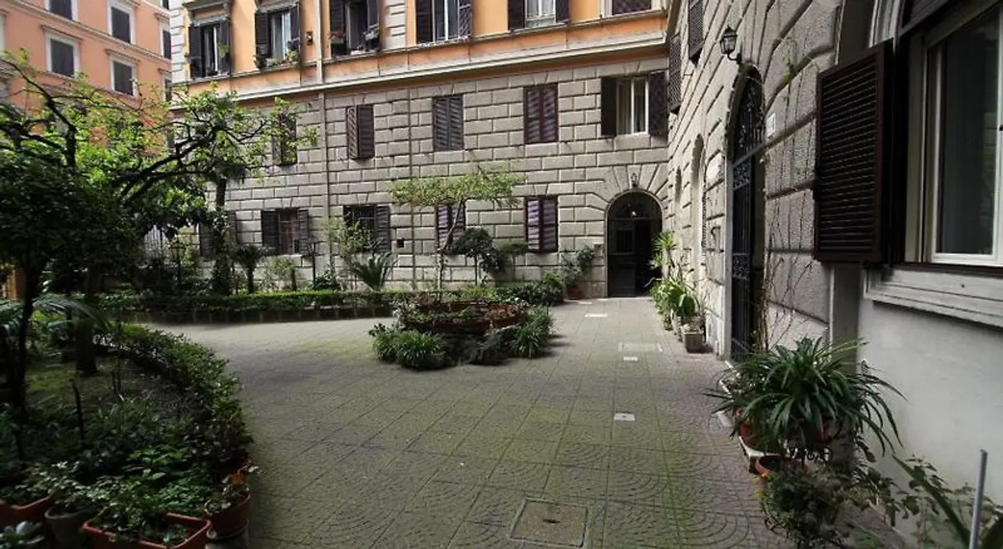 Elegance EXTERIOR