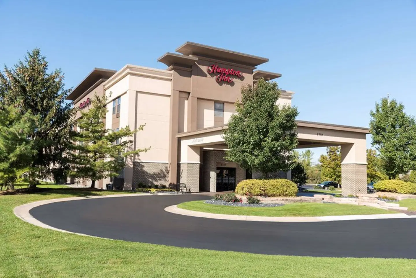Hampton Inn Midland EXTERIOR