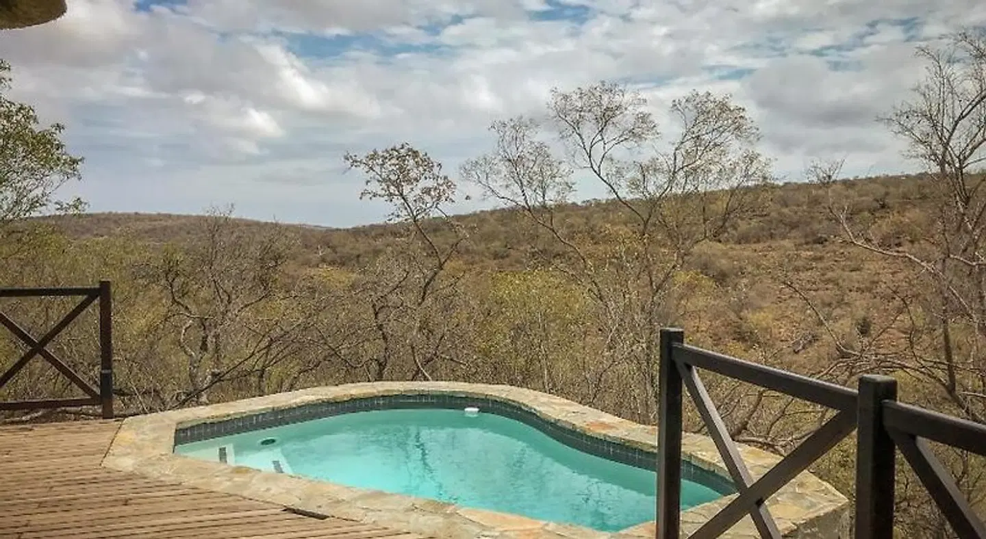 Laluka Safari Lodge OUTDOOR_POOL