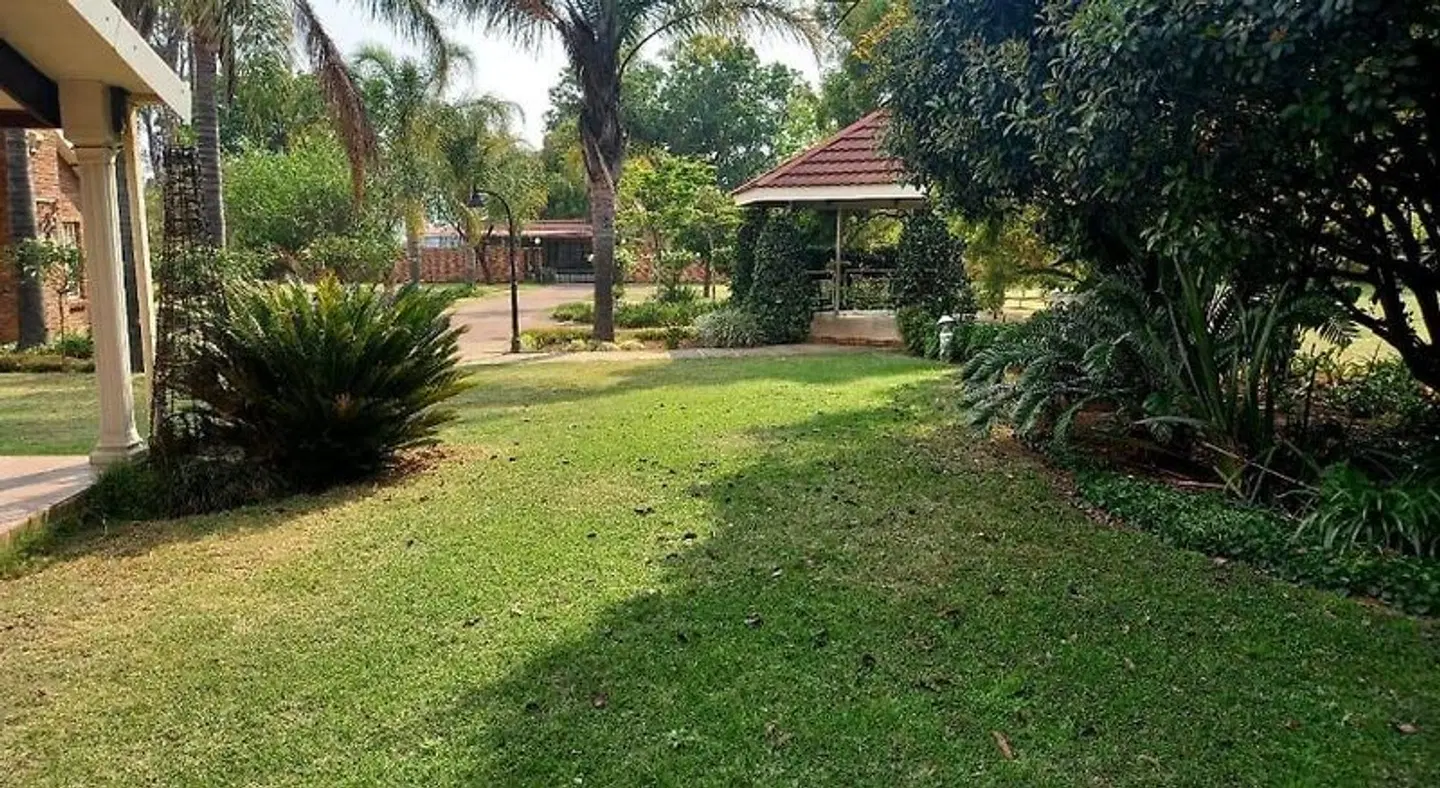 The Hills Guest House Garten