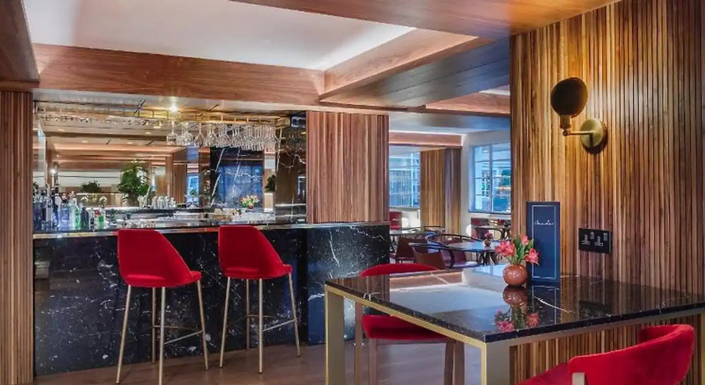 Meliá White House Apartments Bar