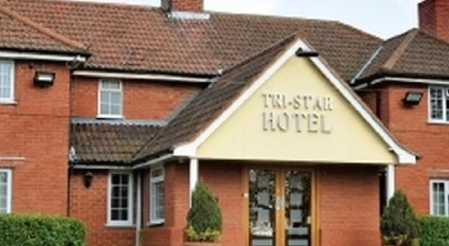 Tri-star Hotel EXTERIOR
