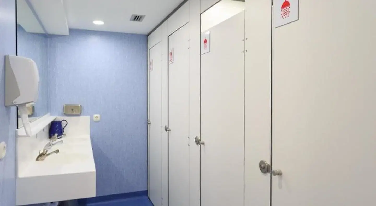 Albergue de Pamplona-Iruñako Badezimmer