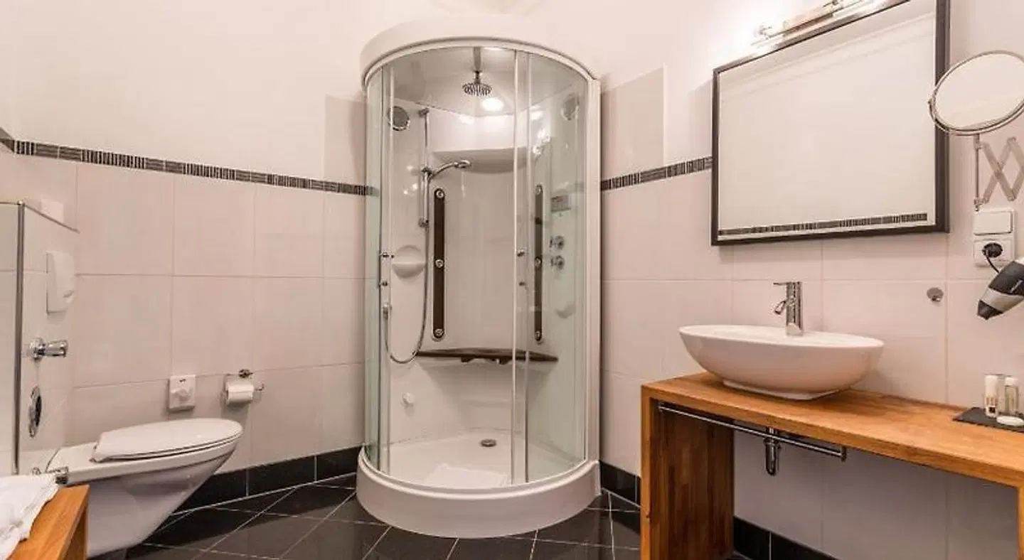 Sektstuuf St. Laurentius Badezimmer