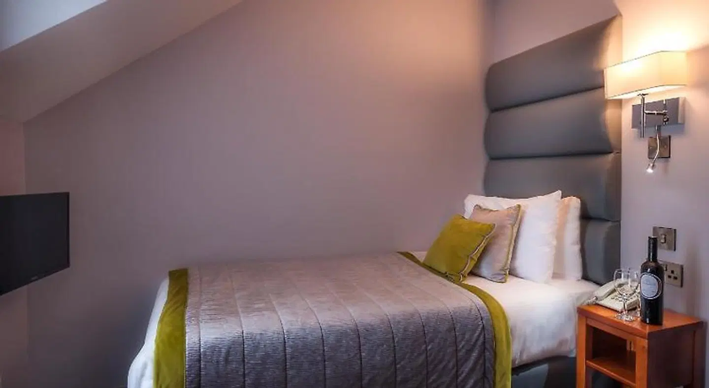 Lake of Shadows Hotel ROOM_EXAMPLE