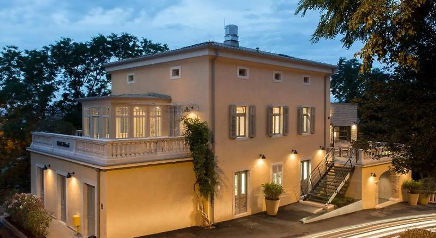 Hotel Peteani EXTERIOR