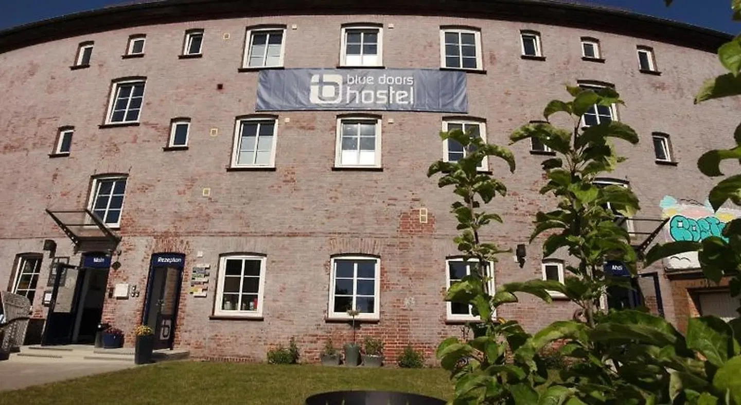 Blue Doors Hostel KTV EXTERIOR