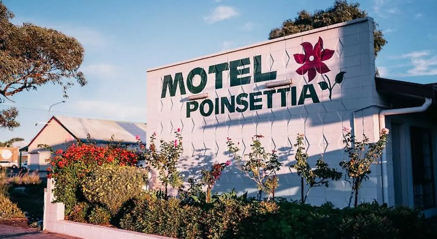 Motel Poinsettia EXTERIOR