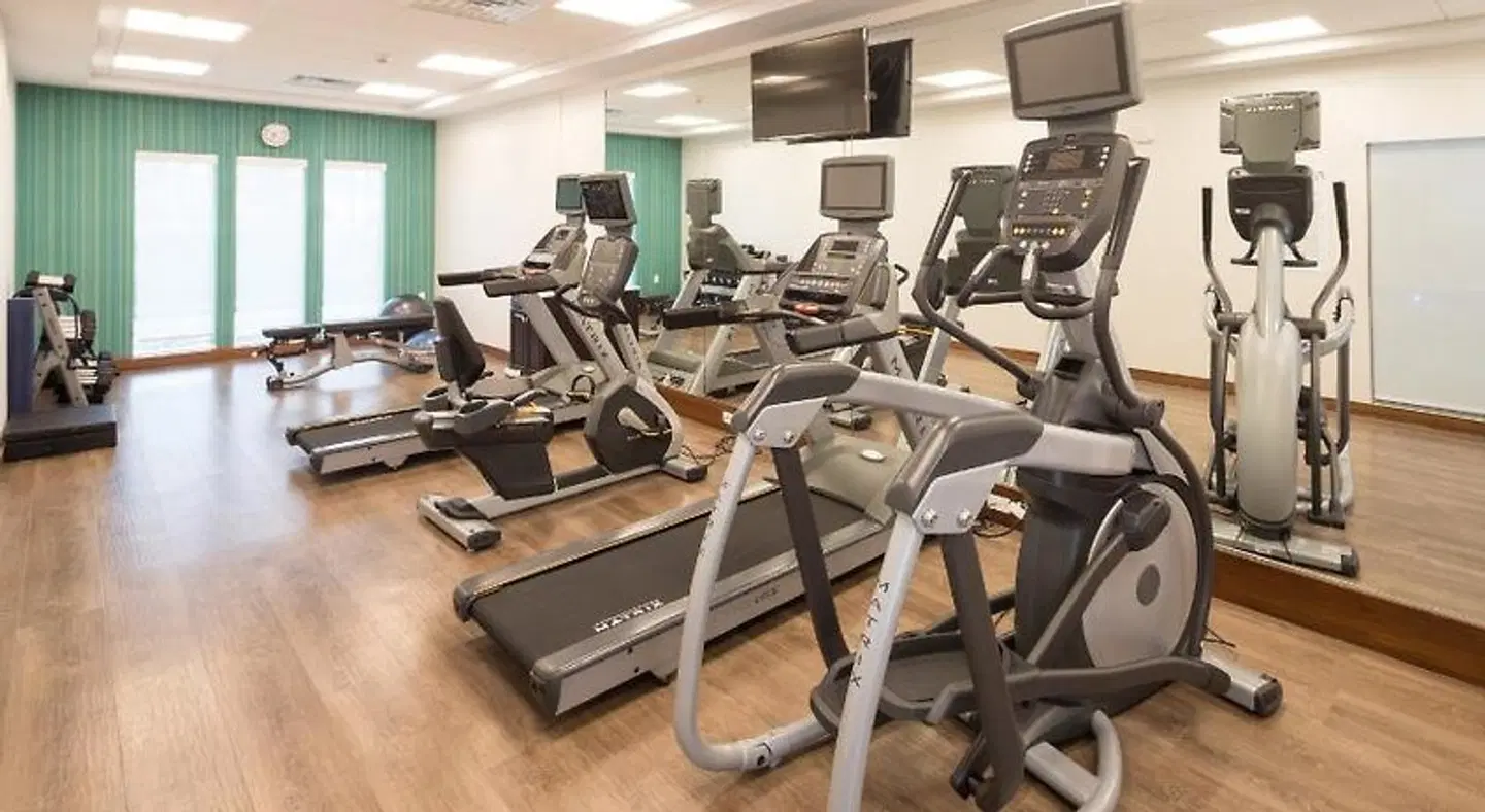 Holiday Inn Express & Suites Bay City by IHG SPORTS_AND_LEISURE