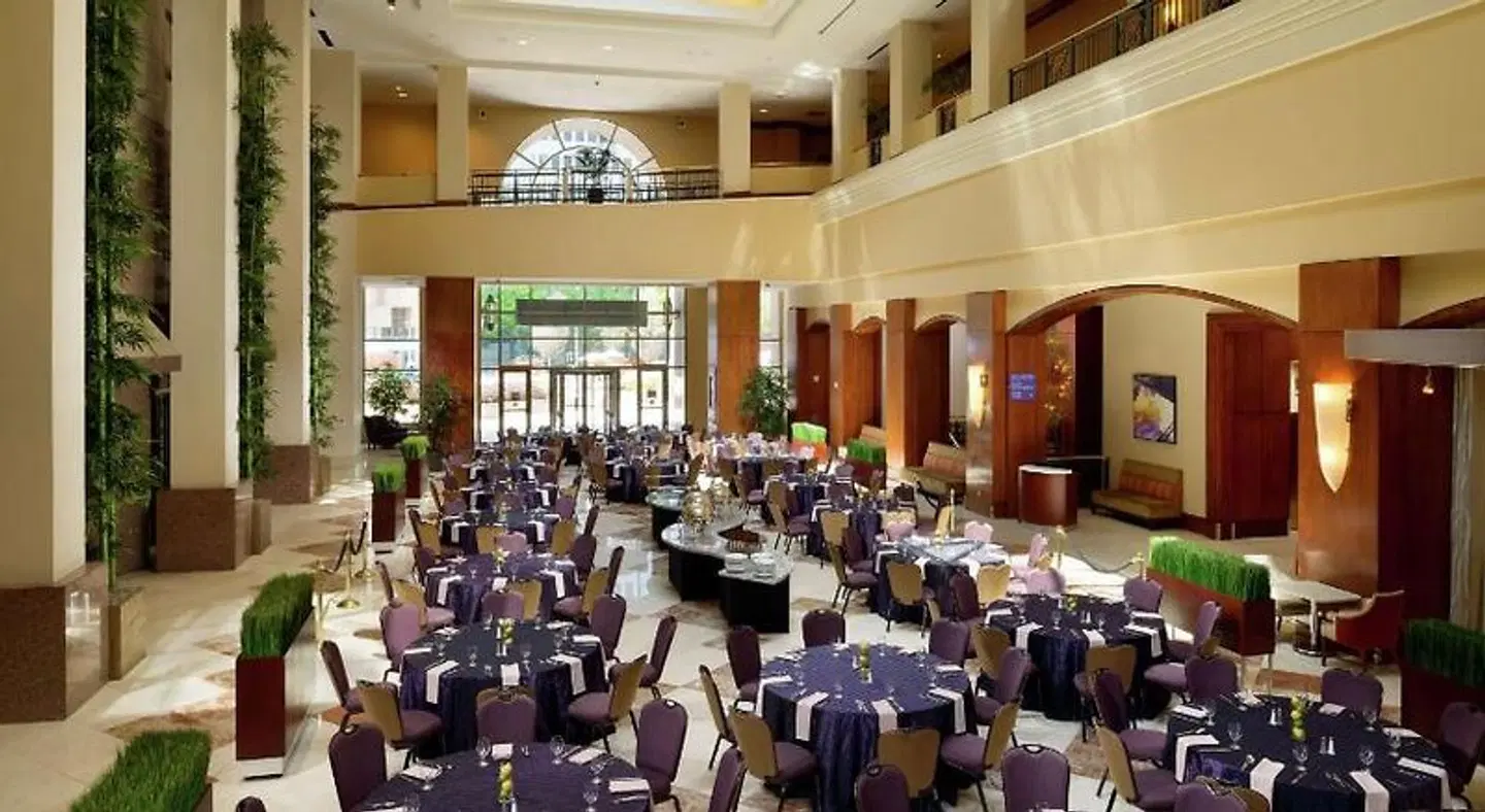 Hilton Charlotte Uptown Restaurant