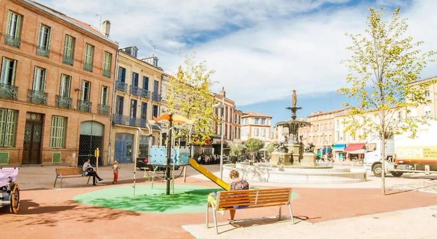 La Ciutat Rosa EXTERIOR