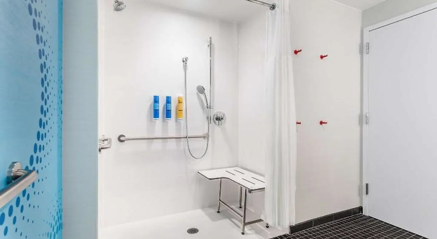 Tru by Hilton Madison West Badezimmer
