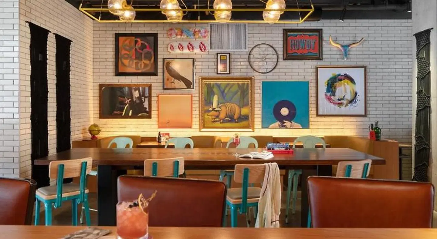 Moxy Austin - University Bar