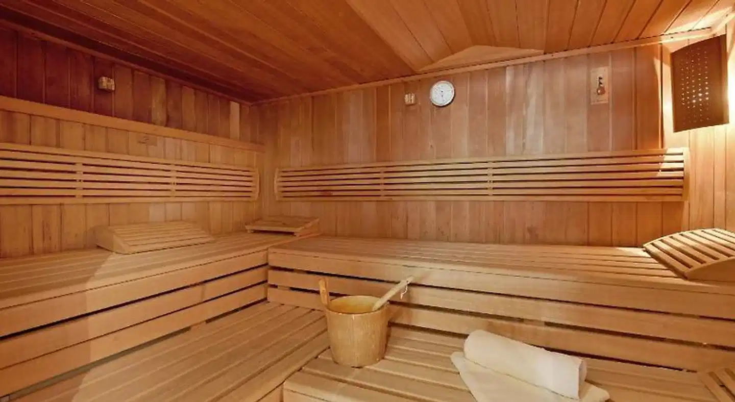 Schwarzer Adler Wellness