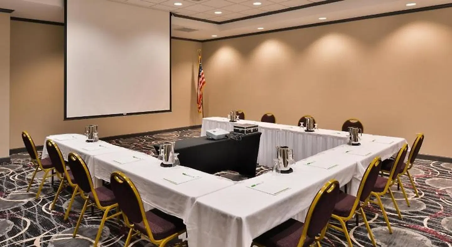 Holiday Inn Kansas City Airport by IHG Konferenz