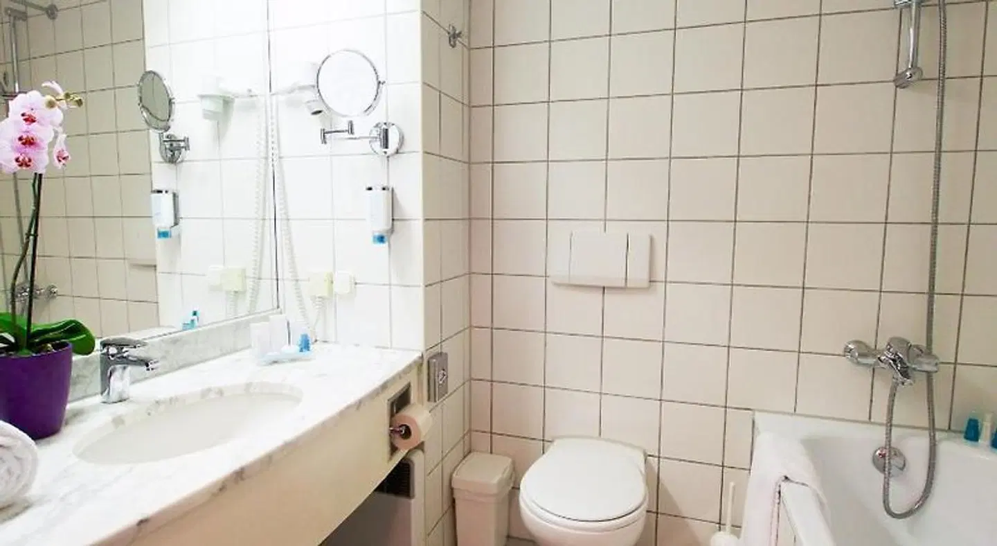 24hours Apartment Hotel Badezimmer