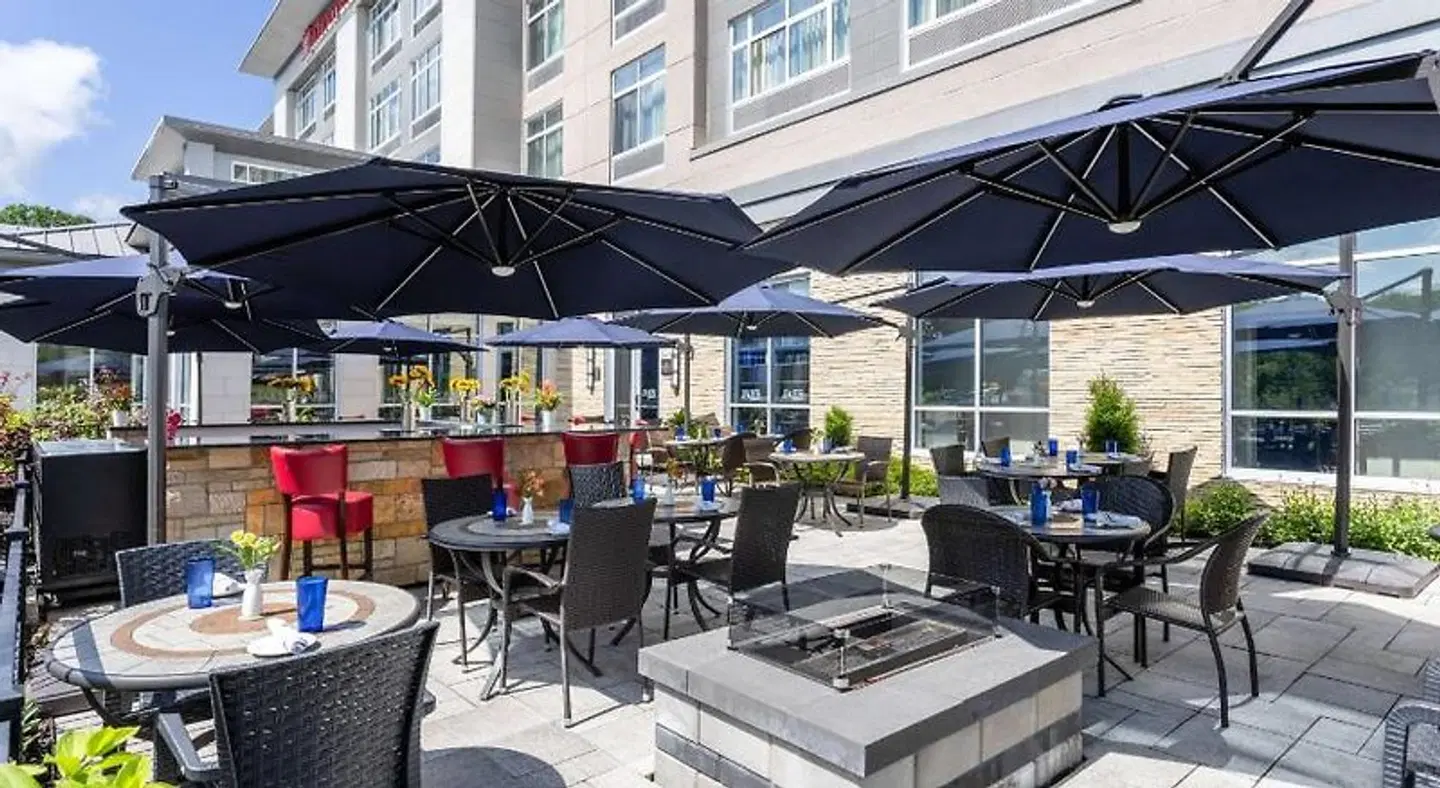 Hilton Garden Inn Lenox Pittsfield Terrasse