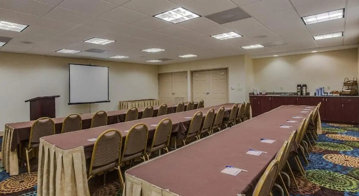 Holiday Inn Express & Suites Orlando International Airport by IHG Konferenz