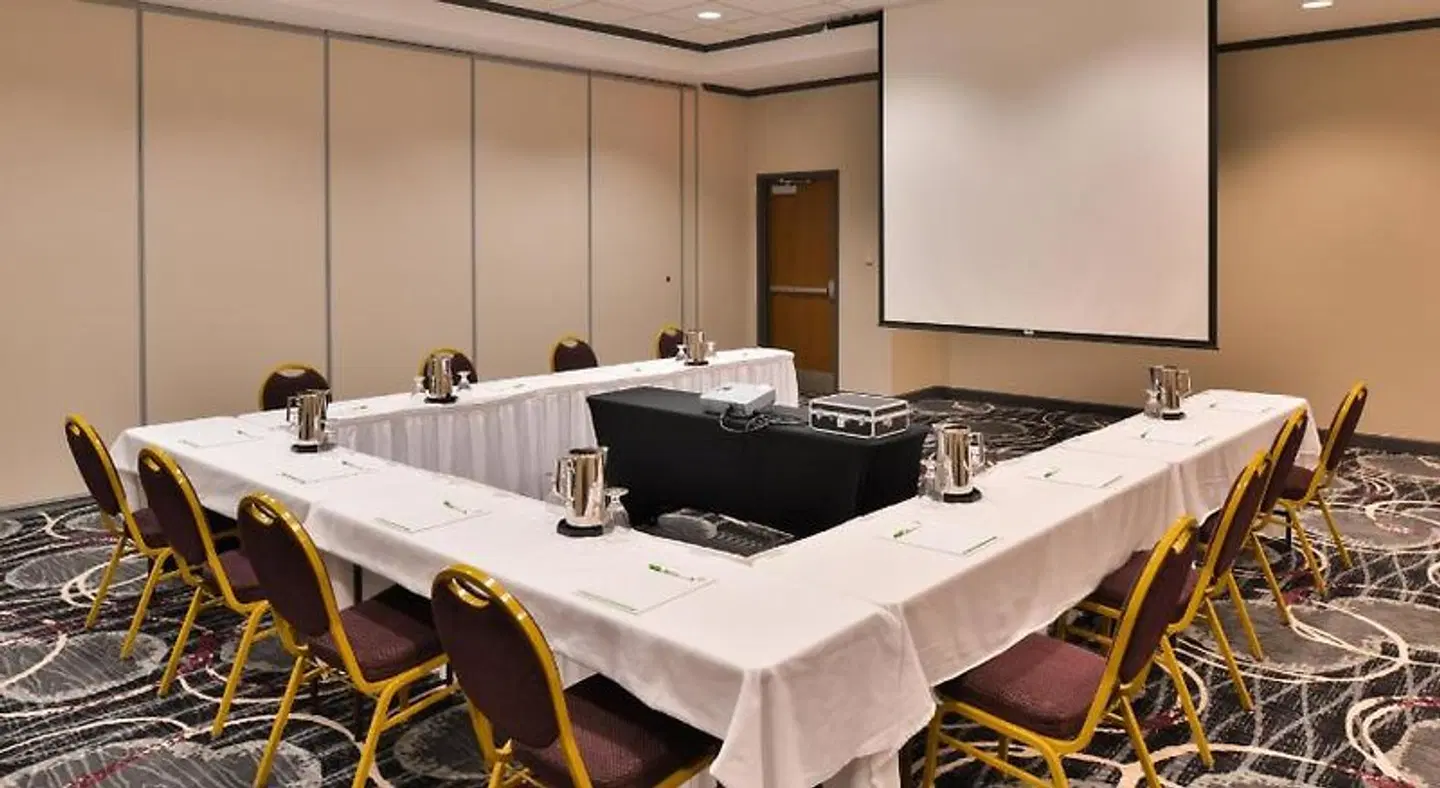 Holiday Inn Kansas City Airport by IHG Konferenz